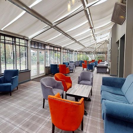 Village Hotel Chester St David'S Ewloe ภายนอก รูปภาพ