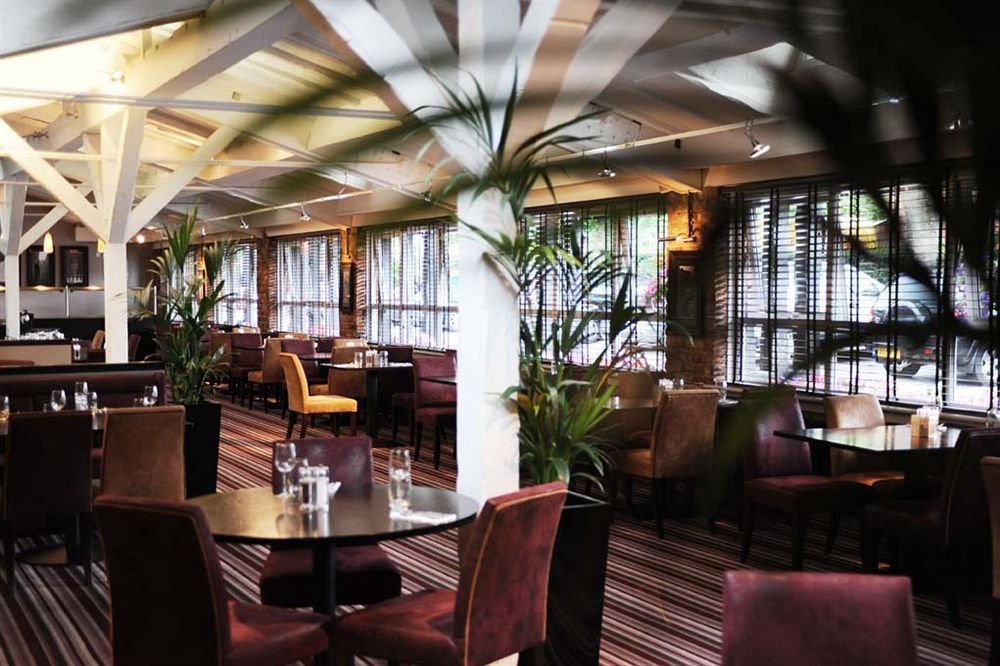 Village Hotel Chester St David'S Ewloe ภายนอก รูปภาพ